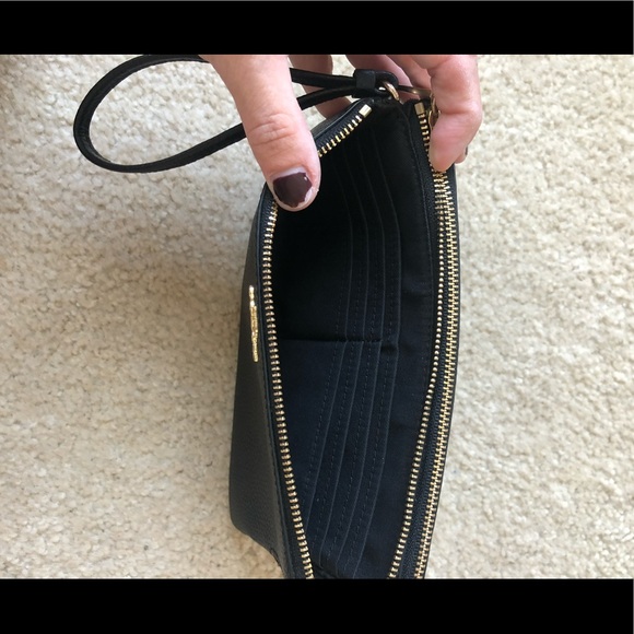 Coach clutch/wristlet - Picture 3 of 5